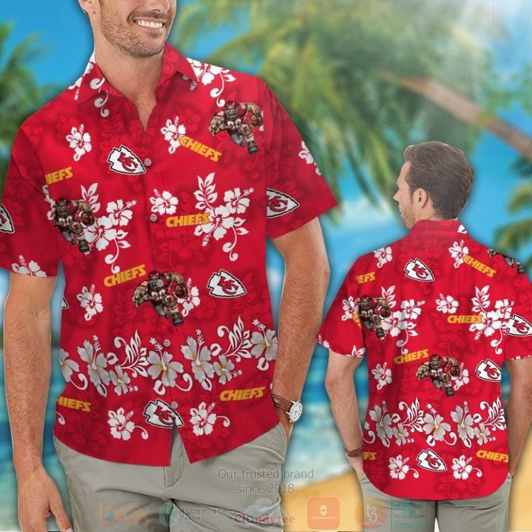 Kansas_City_Chiefs_logo_white_Hibiscus_red_hawaiian_shirt_and_shorts_1-768x768