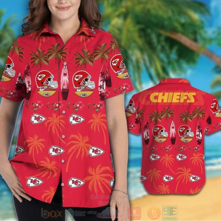 Kansas_City_Chiefs_surfboard_palm_tree_hawaiian_shirt_and_shorts_1_2-768x768